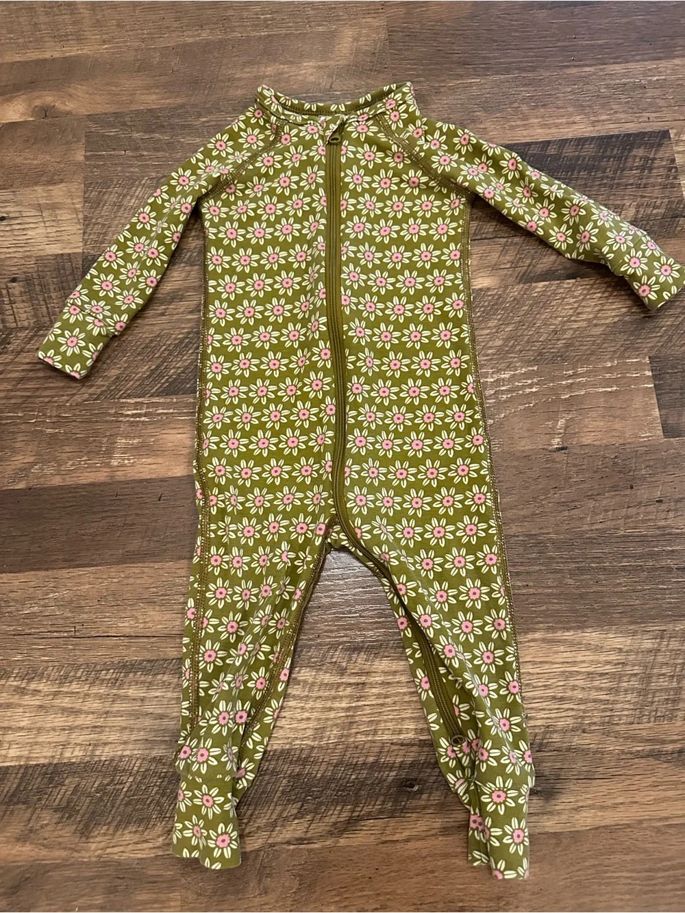 HANNA ANDERSSON HannaSoft Stretch Sleeper - Sweet Daisies - 6-12 Months